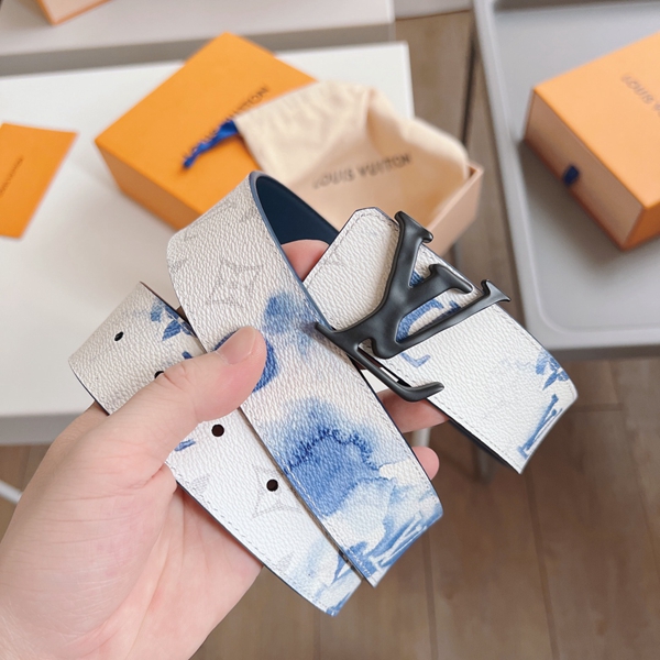 ルイヴィトンベルト正面デザイン